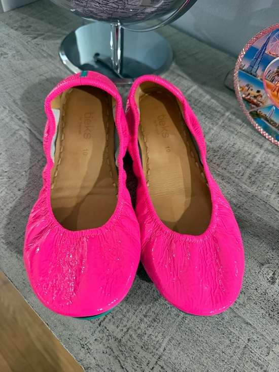 Tieks Shoes - Tieks Women's Ballet Flats- Neon Pop Pink Size 10